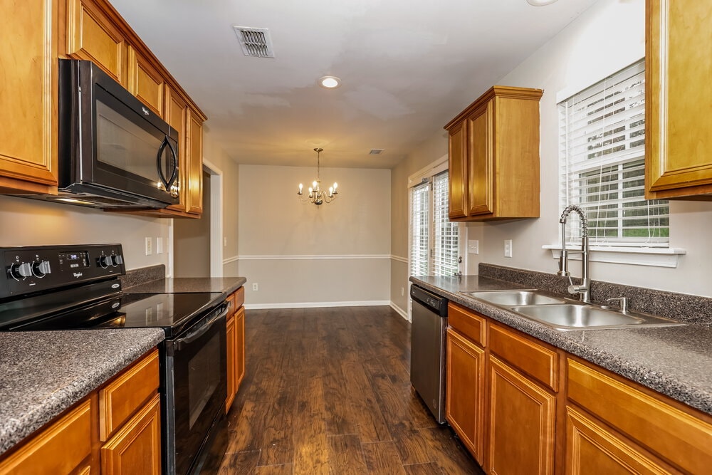 Building Photo - 3136 Skinner Dr