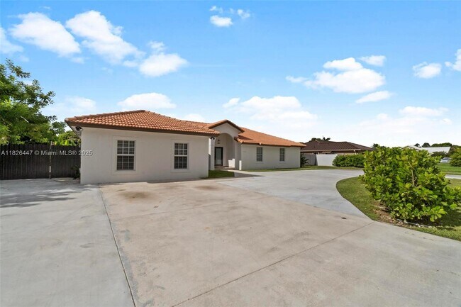Building Photo - 15862 SW 286th St