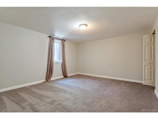 Building Photo - 3066 S Wolff St