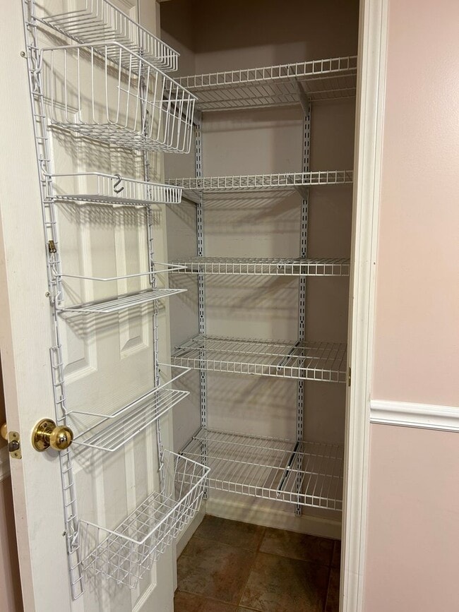 Building Photo - 273 Ivy Pl