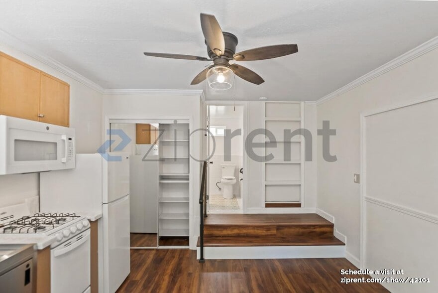 Building Photo - 958 Collier Dr