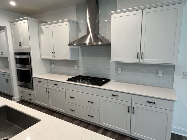 Building Photo - Spacious 5 Bed home in Stallings