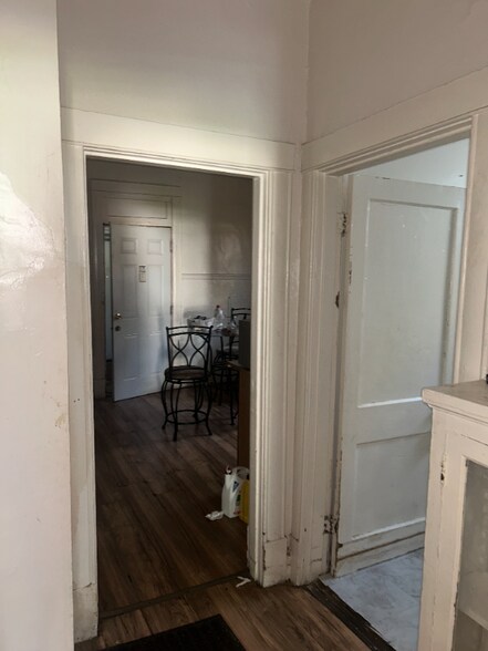 Building Photo - 5363 Arlington Ave