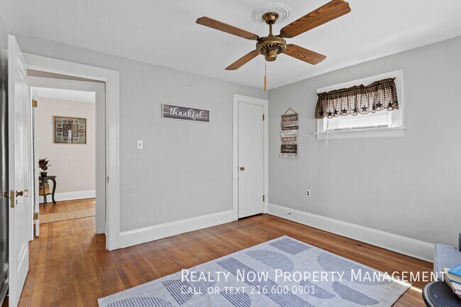 Building Photo - 3276 Tullamore Rd