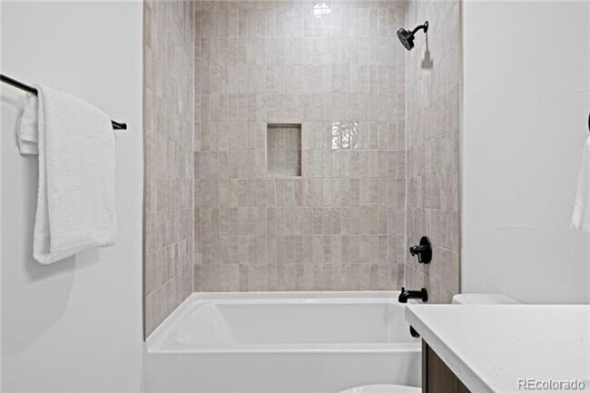Building Photo - First Month on Us!  Gorgeous Contemporary ...