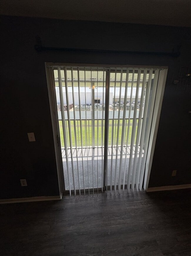 Building Photo - 4261 Pershing Pointe Pl