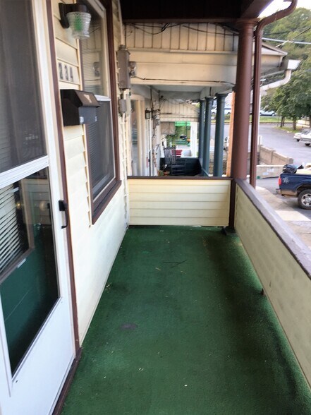 Front Porch - 234 W Willow St