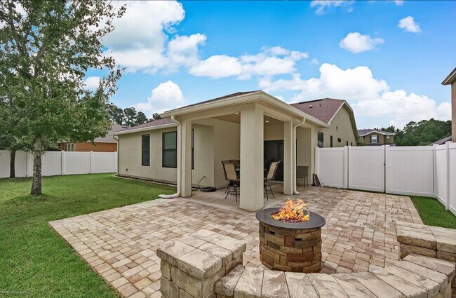 Building Photo - 3 BR/2BA | Newly Renovated Single Family Home | 1-Car Parking | Large Covered Patio| In desirable...
