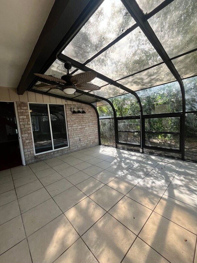 Building Photo - 4/3-Royalton Subdivision / Country Club Estates area