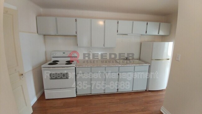 Building Photo - 245 N 100 E