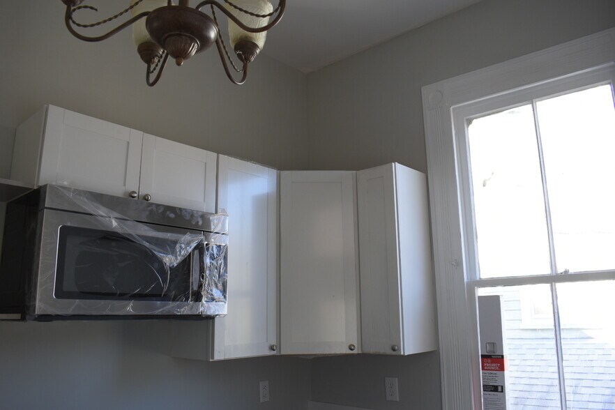 Building Photo - 215 N 5th Ave