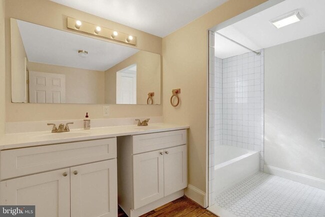 Building Photo - 225 S Payne St