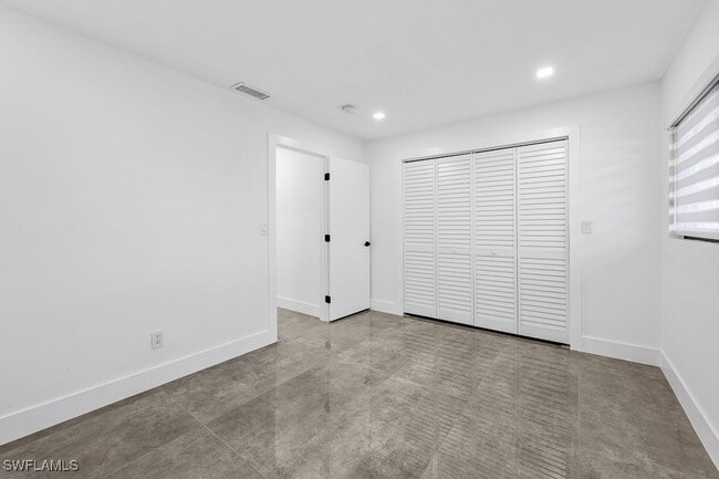 Building Photo - 112 Bayshore Dr