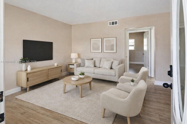 Building Photo - 133 SE 4th Ave