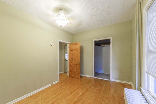 Building Photo - 4849 Vincent Ave S