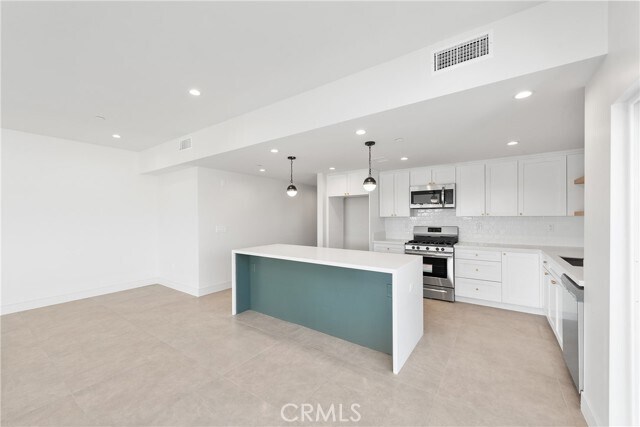 Building Photo - 6025 Craner Ave