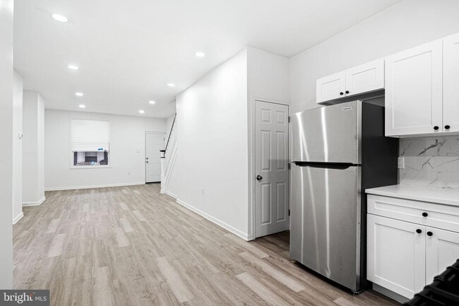 Building Photo - 5540 Harmer St