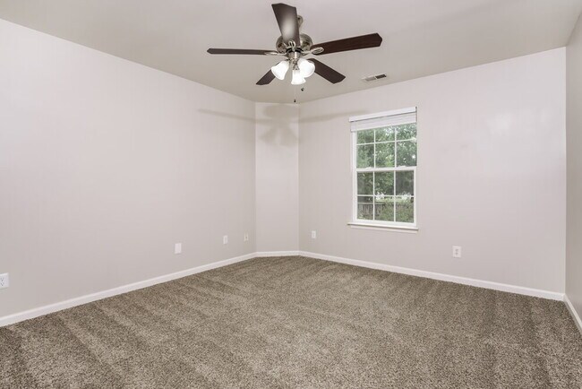 Building Photo - 4027 Taylor Oaks Dr