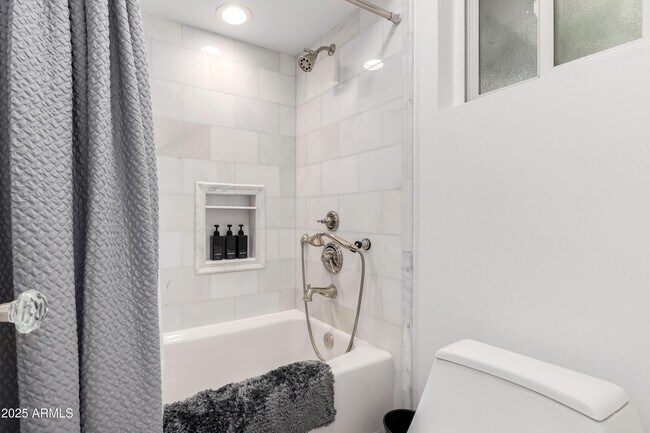 Building Photo - 14425 N Coral Gables Dr