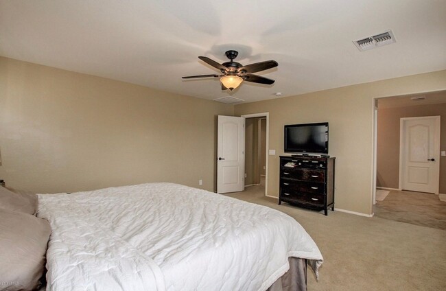 Building Photo - Beautiful 4BR Gated Home in Lehi Crossing ...