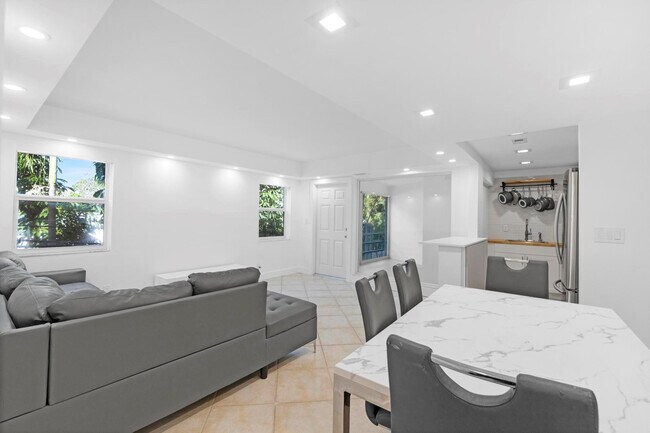 Building Photo - 1439 S Ocean Blvd