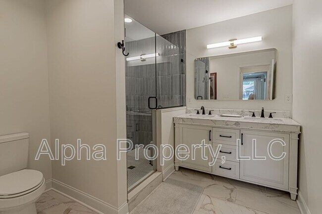 Building Photo - 804 N Weston St
