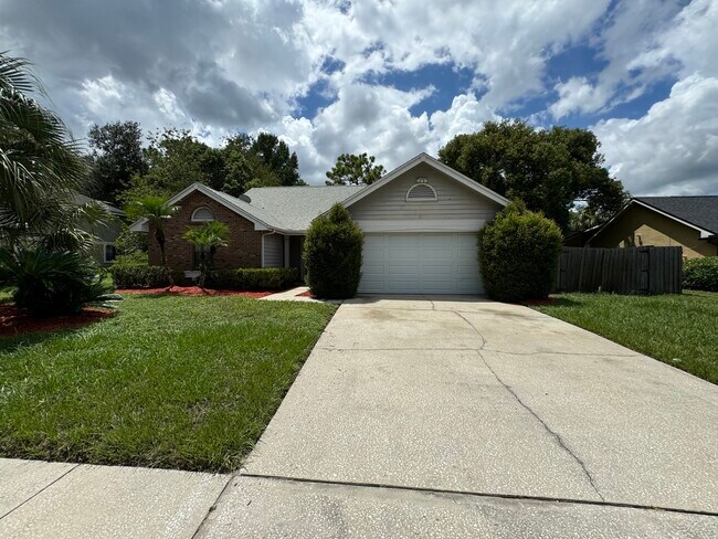 Primary Photo - 1003 Chesterfield Cir