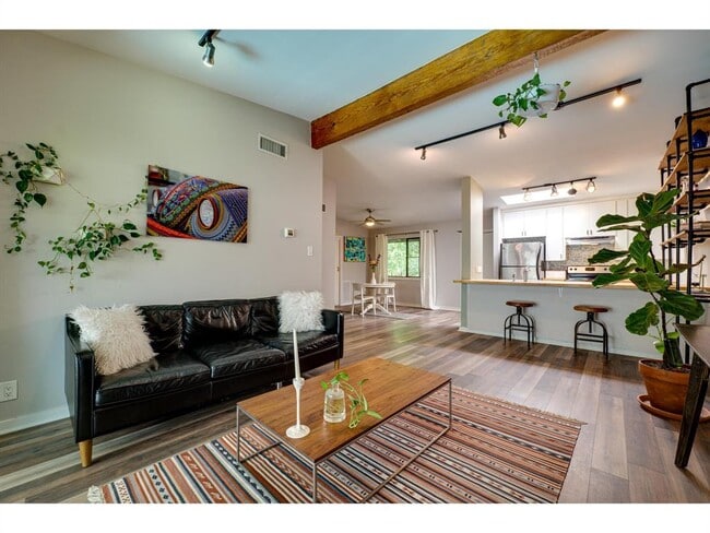 Primary Photo - 2308 Enfield Rd