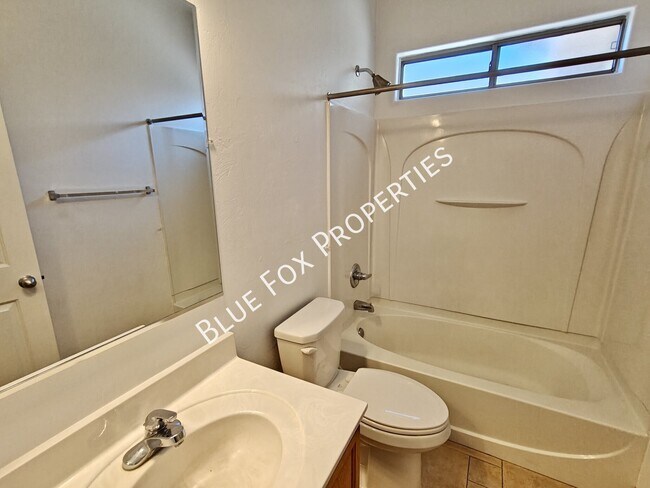Building Photo - 5680 Shady Grove Dr