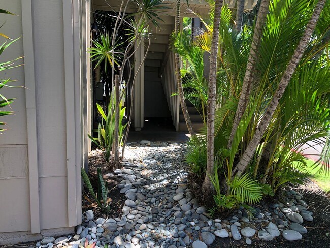 Building Photo - Pohailani Condos 2BD/1BTH