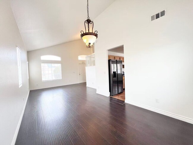 Building Photo - Beautiful two-story home