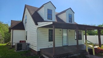 Building Photo - 260 Nova St