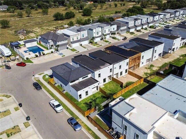 Building Photo - 30 Corales St