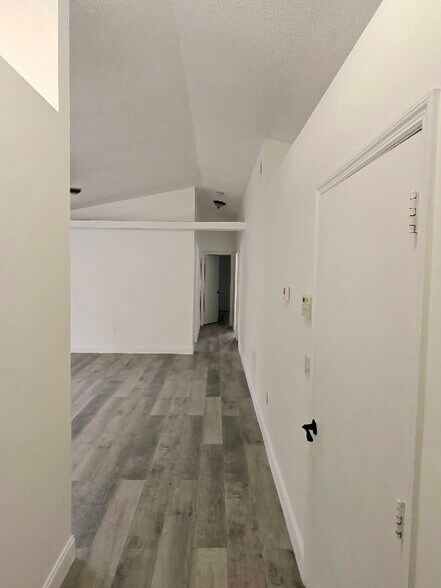 Building Photo - 7214 Edgewater Shores Ct