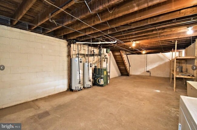 Building Photo - 102 Borbeck Ave