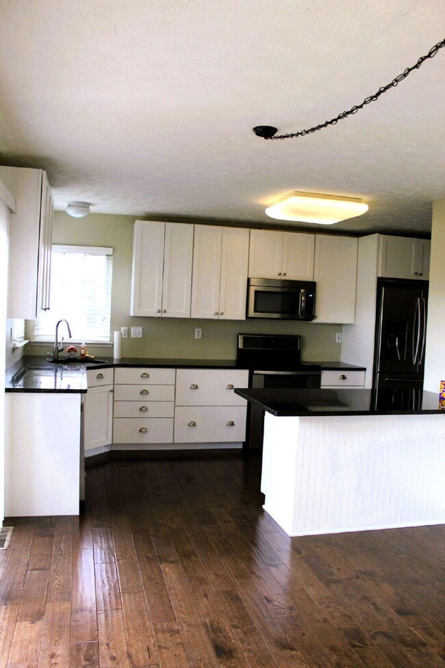 Building Photo - Roomy 3-Bedroom Townhouse in Baldwin Neigh...