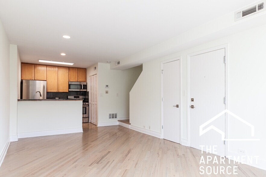 Building Photo - 936 W Grace St