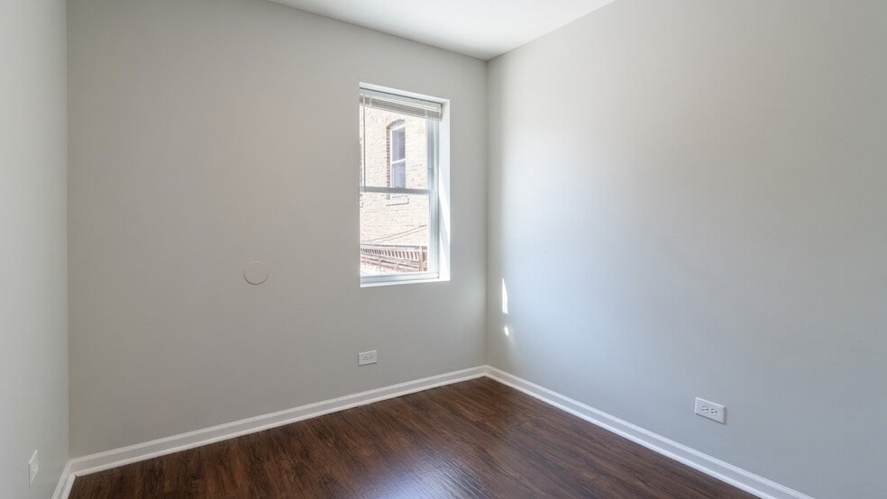 Building Photo - 5833 W Irving Park Rd