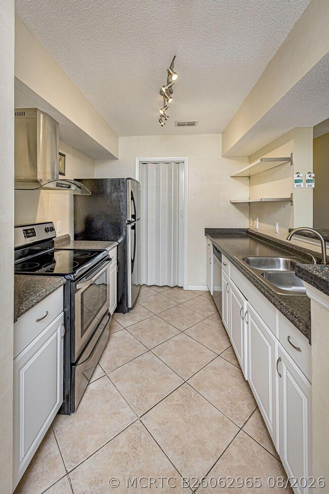Building Photo - 815 Boynton Beach Blvd