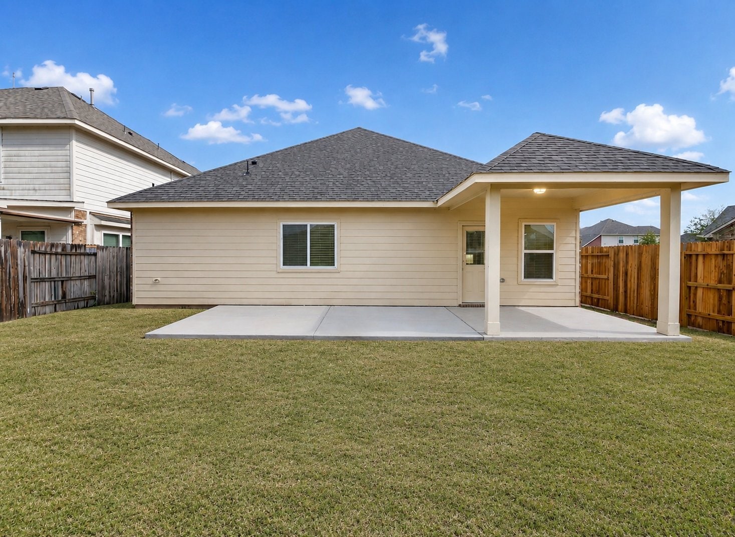 Building Photo - 2405 Village Azalea Dr