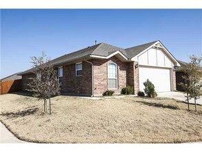 Building Photo - 3 Bedroom Home- Edmond Schools- Pool and Park in the Addition