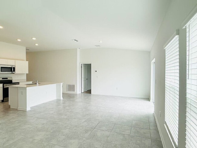 Building Photo - 972 Harold Pass