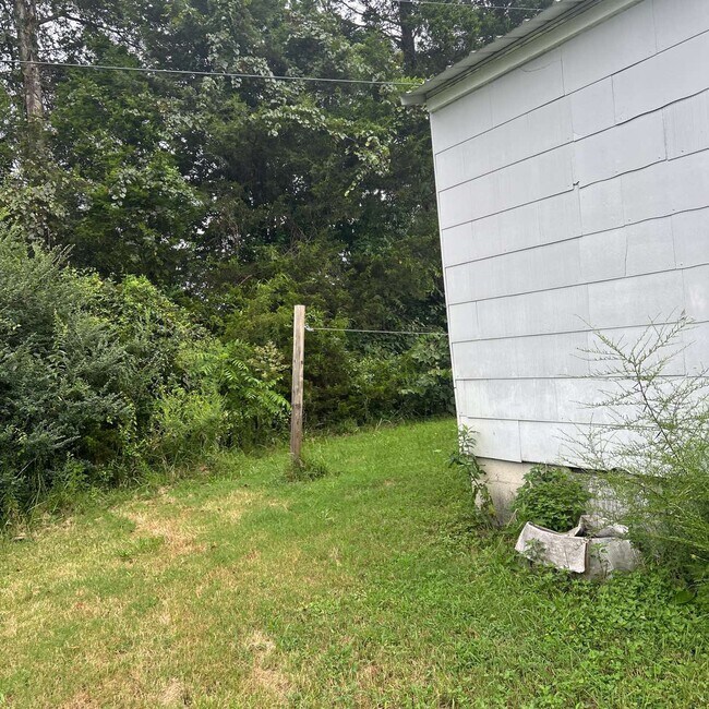 Building Photo - 6670 Walnut Cove Rd