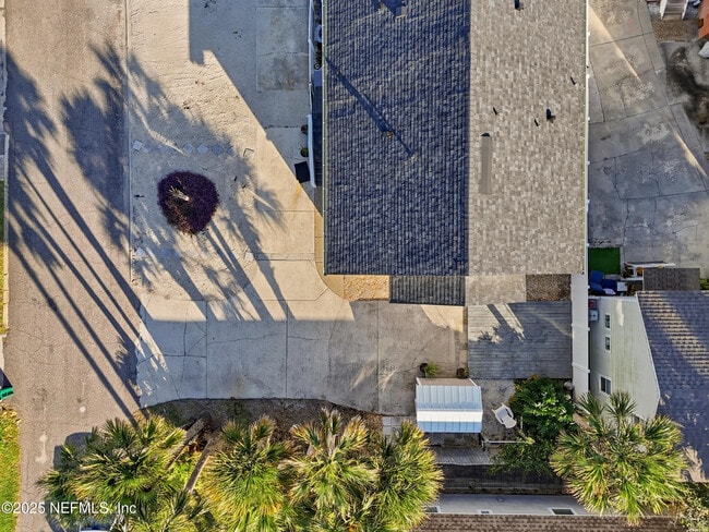 Building Photo - 600 First St