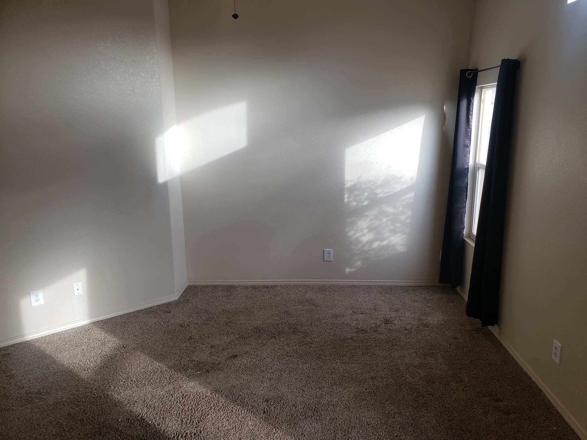 Building Photo - 2605 Silver Star Dr SW