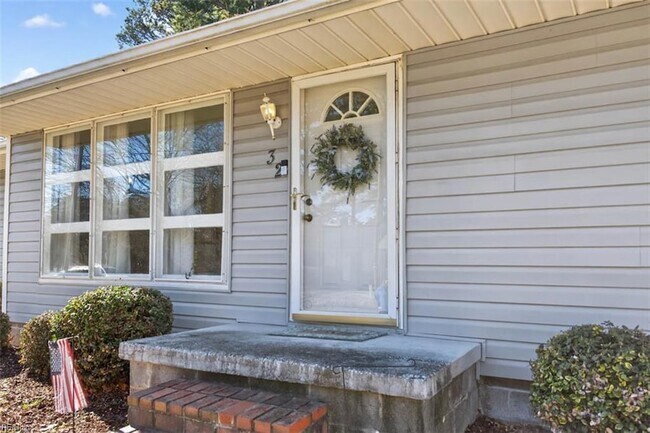 Building Photo - 32 Warren Dr