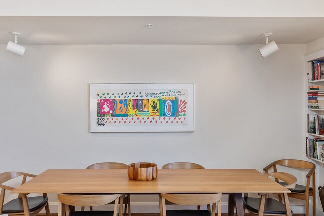 Building Photo - 113 Lost Creek Ln