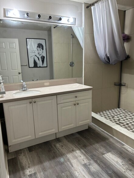 Building Photo - 5007 Sunridge Palms Dr