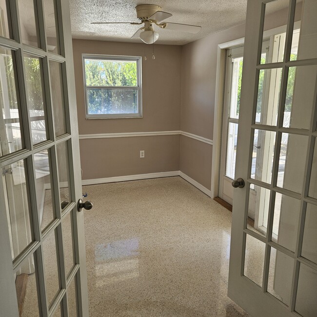 Building Photo - 6815 Anchor Way