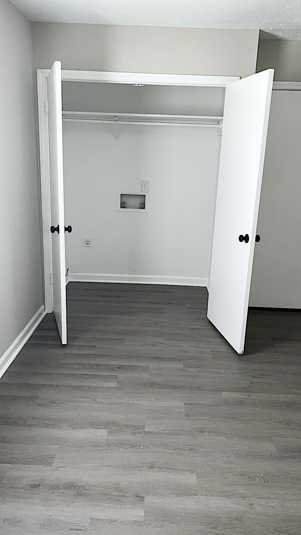 Building Photo - HOUSING VOUCHER ACCEPTED